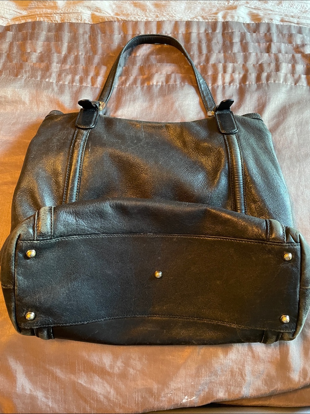 Gucci Black Leather Shoulder Tote with Gold Double-G Emblem - Picture 6 of 8